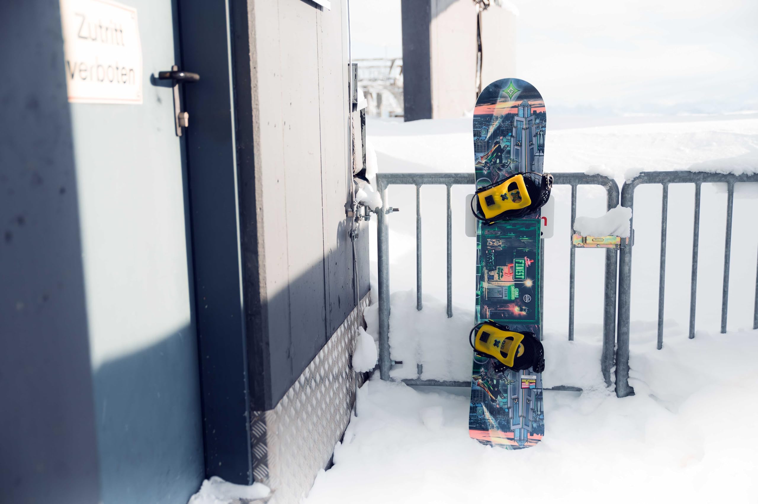 Amazon | Gnu Finest メンズ スノーボード 155W | Gnu | ボード